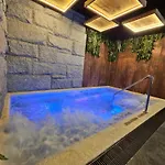 Litworowy Staw Hotel apartamentowy 3*