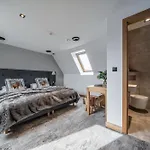 Litworowy Staw Hotel apartamentowy 3*