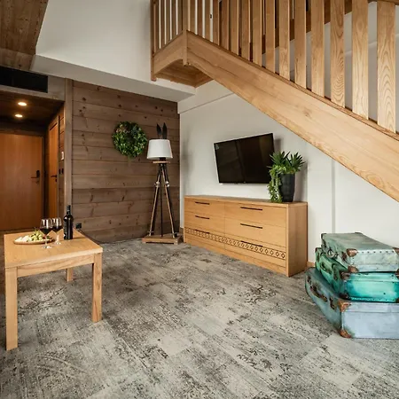 Litworowy Staw Lägenhetshotell 3*