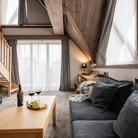 Litworowy Staw Lägenhetshotell 3*