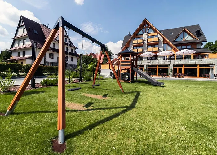 Litworowy Staw 公寓式酒店 3*