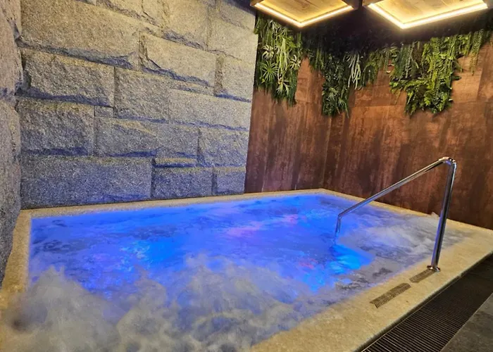 Litworowy Staw 公寓式酒店 3*